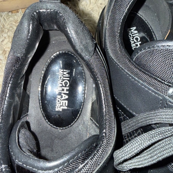 Michael Kors Georgie Trainer Womens Black Embossed Logo Sneaker Size 9.5 - Picture 9 of 11